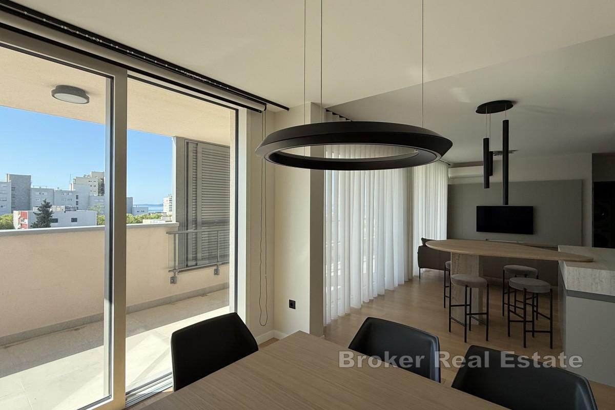 Designer-Penthouse mit Meer- und Stadtblick