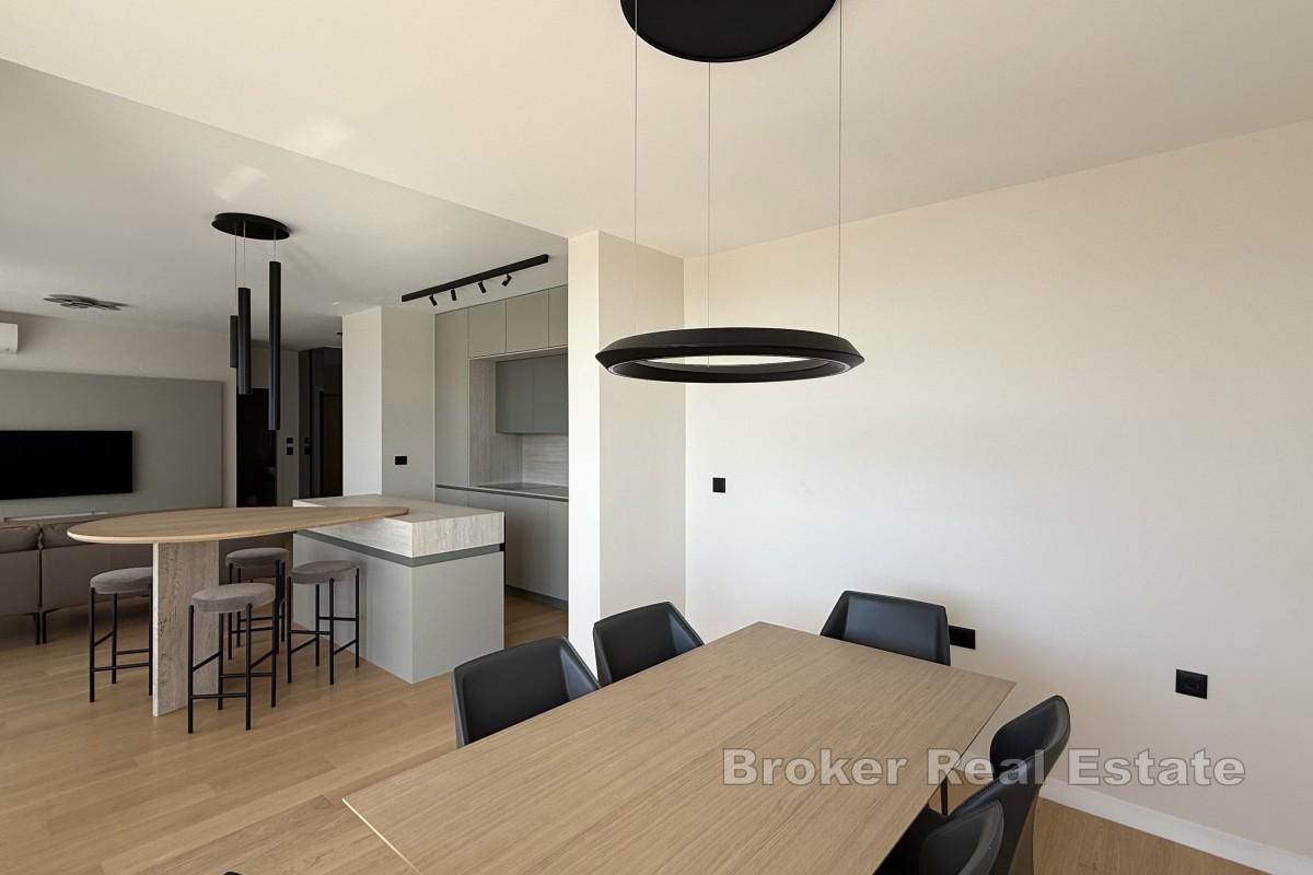 Designer-Penthouse mit Meer- und Stadtblick