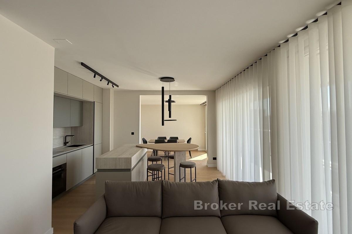 Designer-Penthouse mit Meer- und Stadtblick