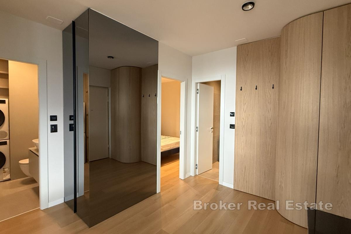 Дизайнерский пентхаус с видом на море и город