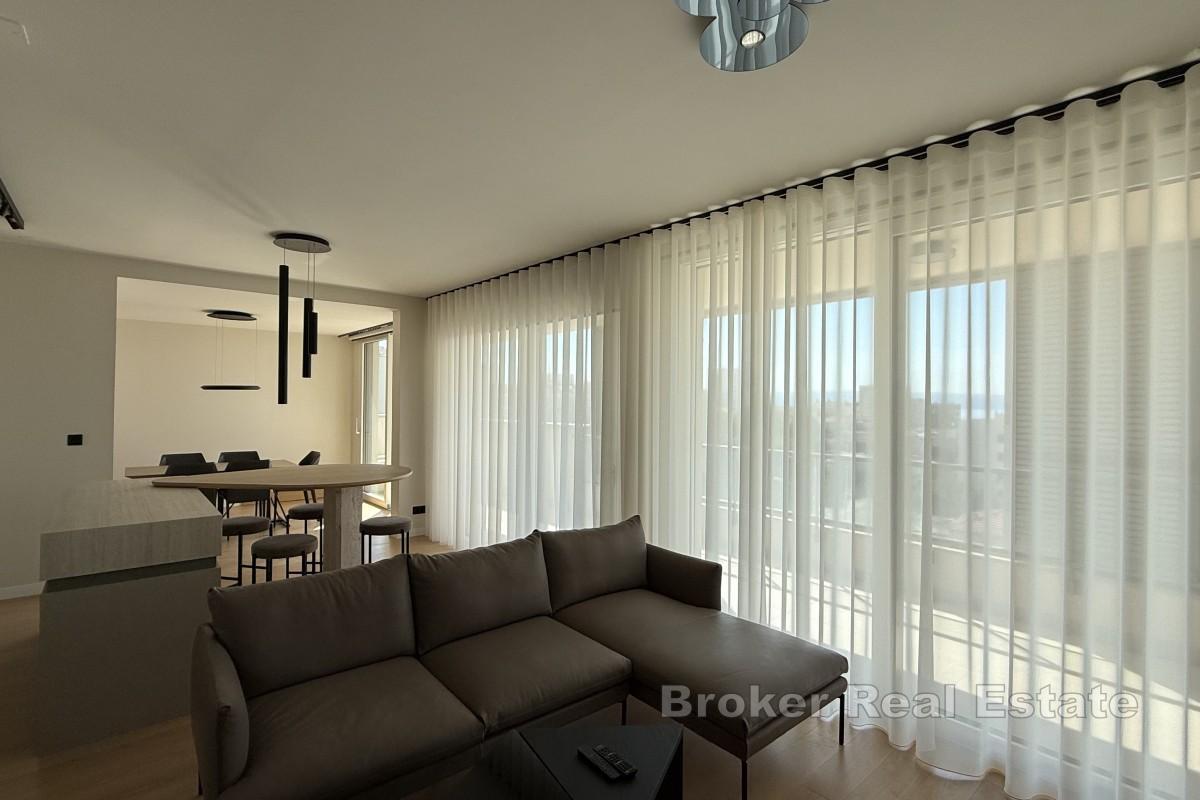 Designer-Penthouse mit Meer- und Stadtblick