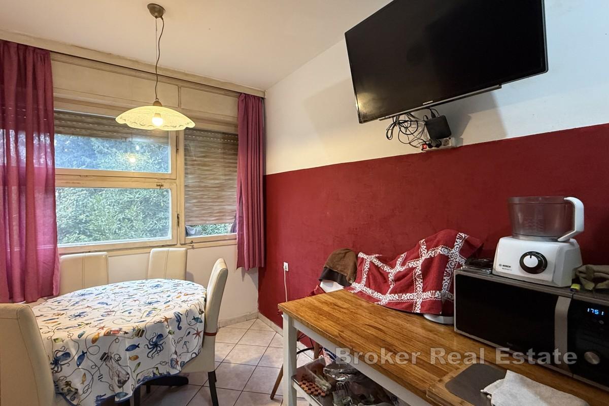 Dvosoban stan na frekventnoj lokaciji