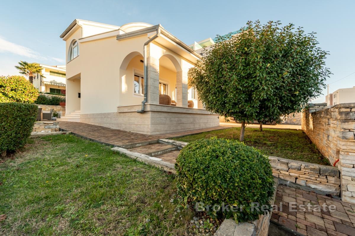 Villa moderna in posizione tranquilla