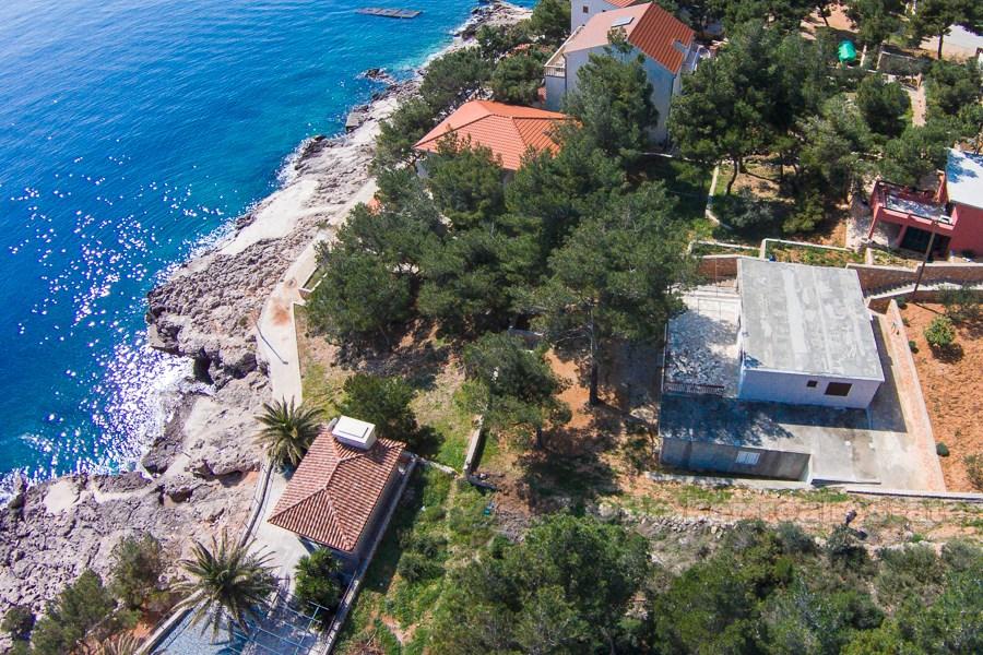House / villa, unfinished, south side of island of Hvar