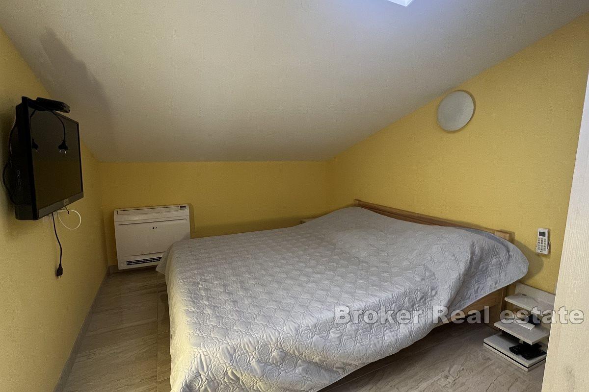 Prekrasna kuća prvi red do mora