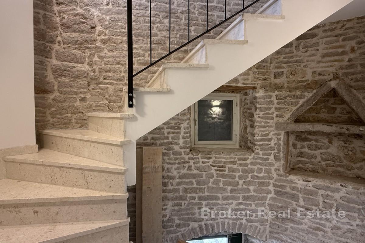 Autentica casa in pietra dalmata nel centro storico di Sebenico
