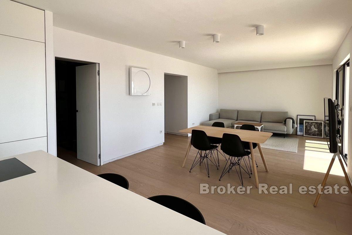 Luxurious apartment with a wonderful view of the old town and the sea
