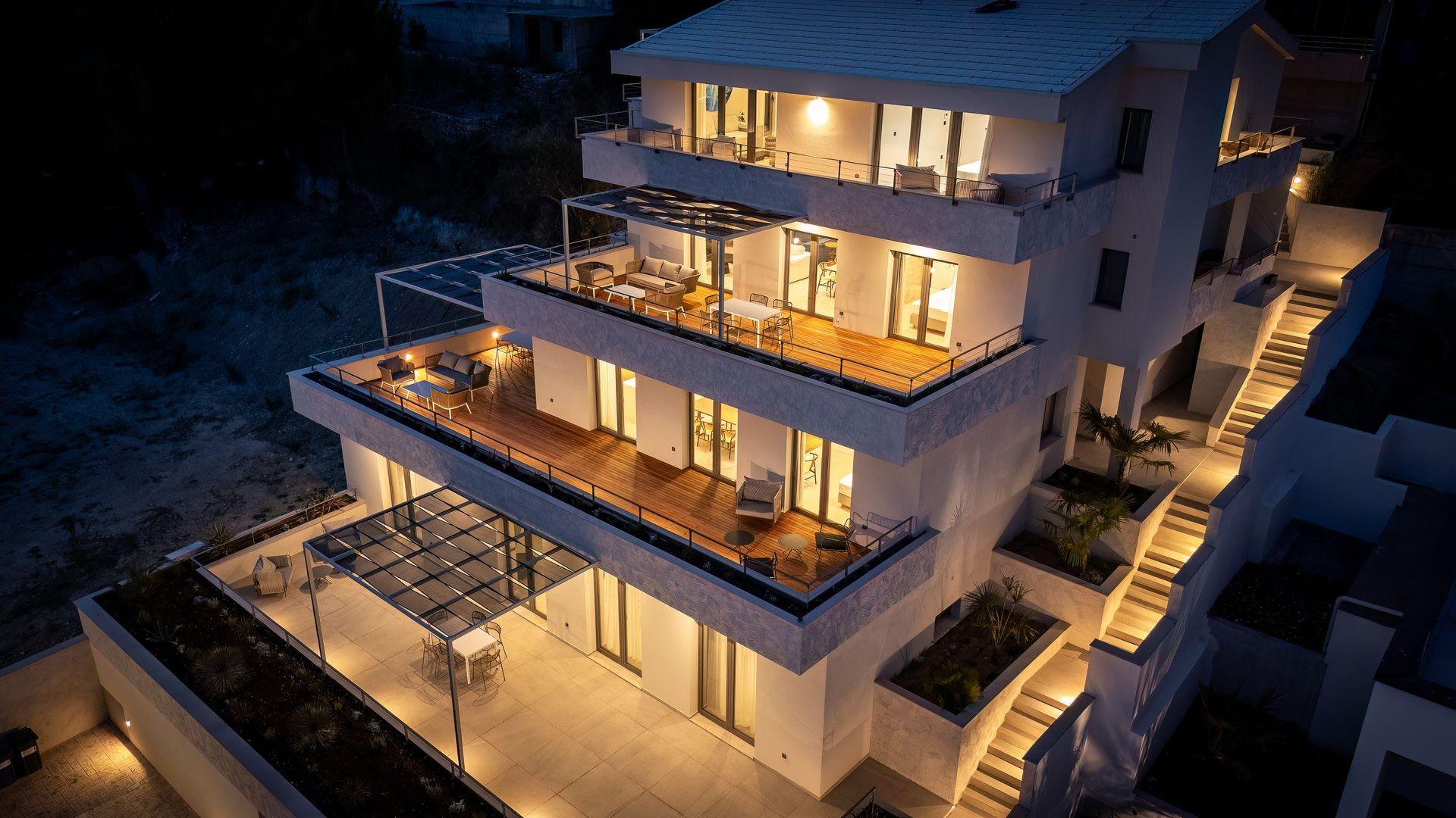 01-2046-35-Omis-Residential-building-with-a-sea-view-for-sale