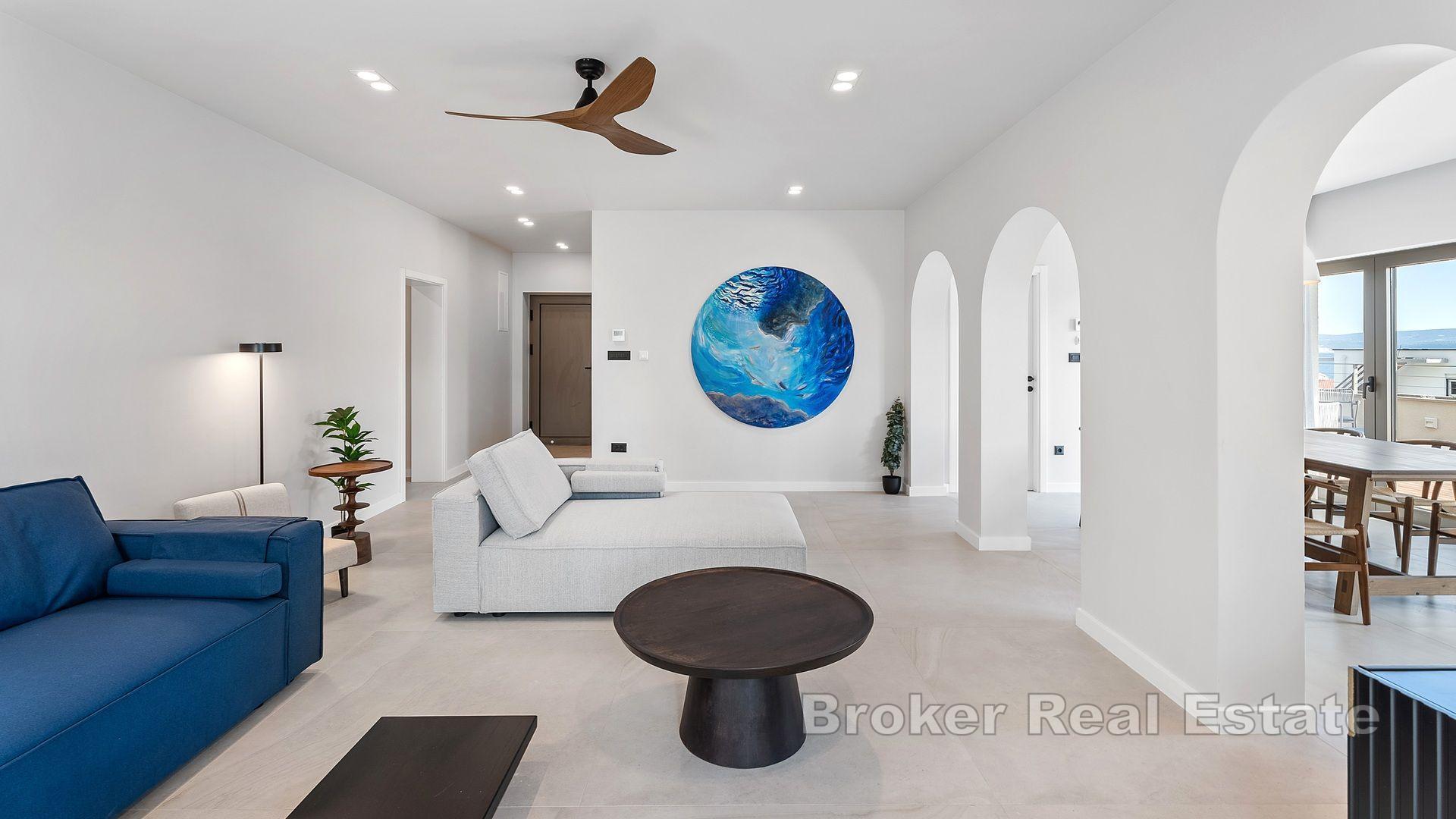 Luksuzna stambena zgrada s pogledom na more