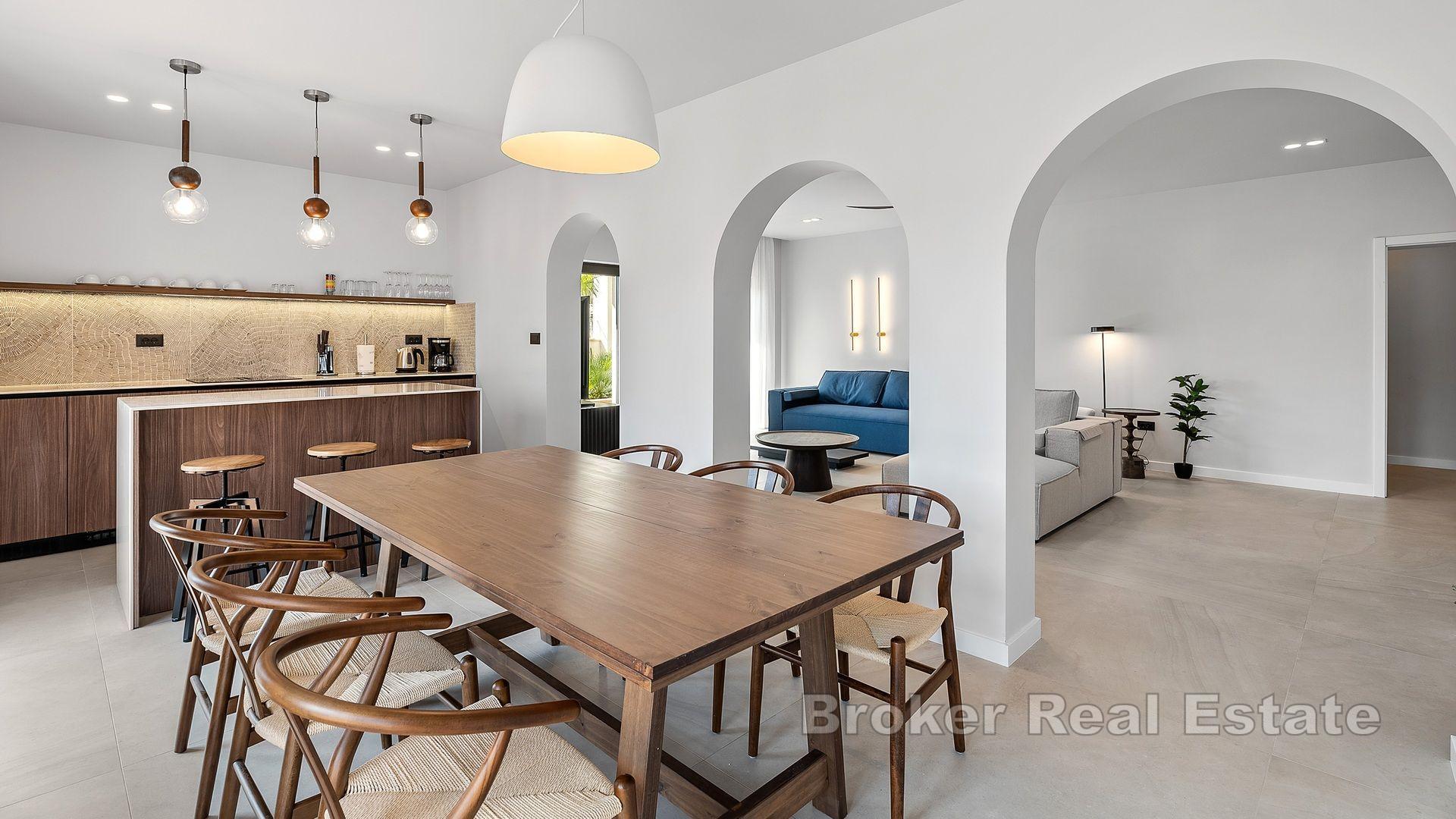 Роскошный жилой дом с видом на море