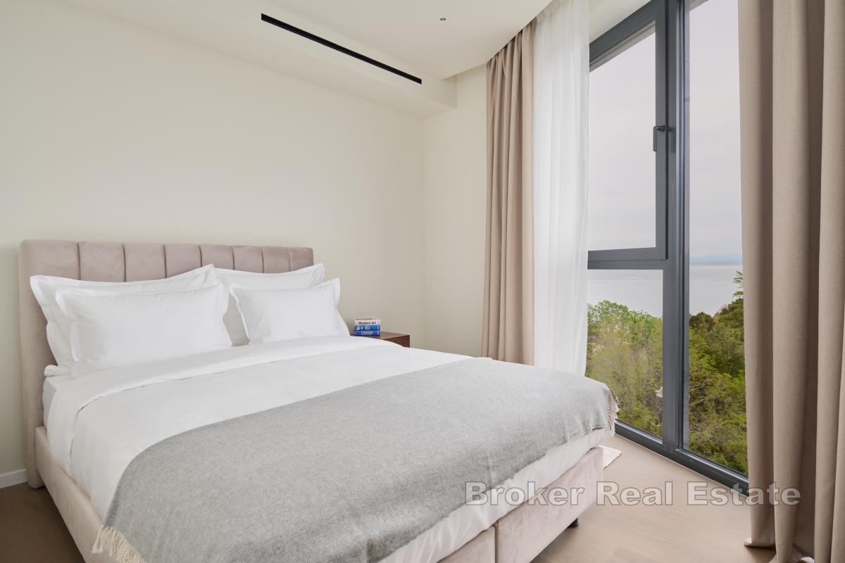 Schönes Duplex mit drei Schlafzimmern in einem neuen Gebäude in einem renommierten Resort