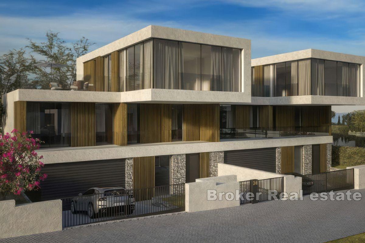 Роскошная двухквартирная вилла на территории курорта