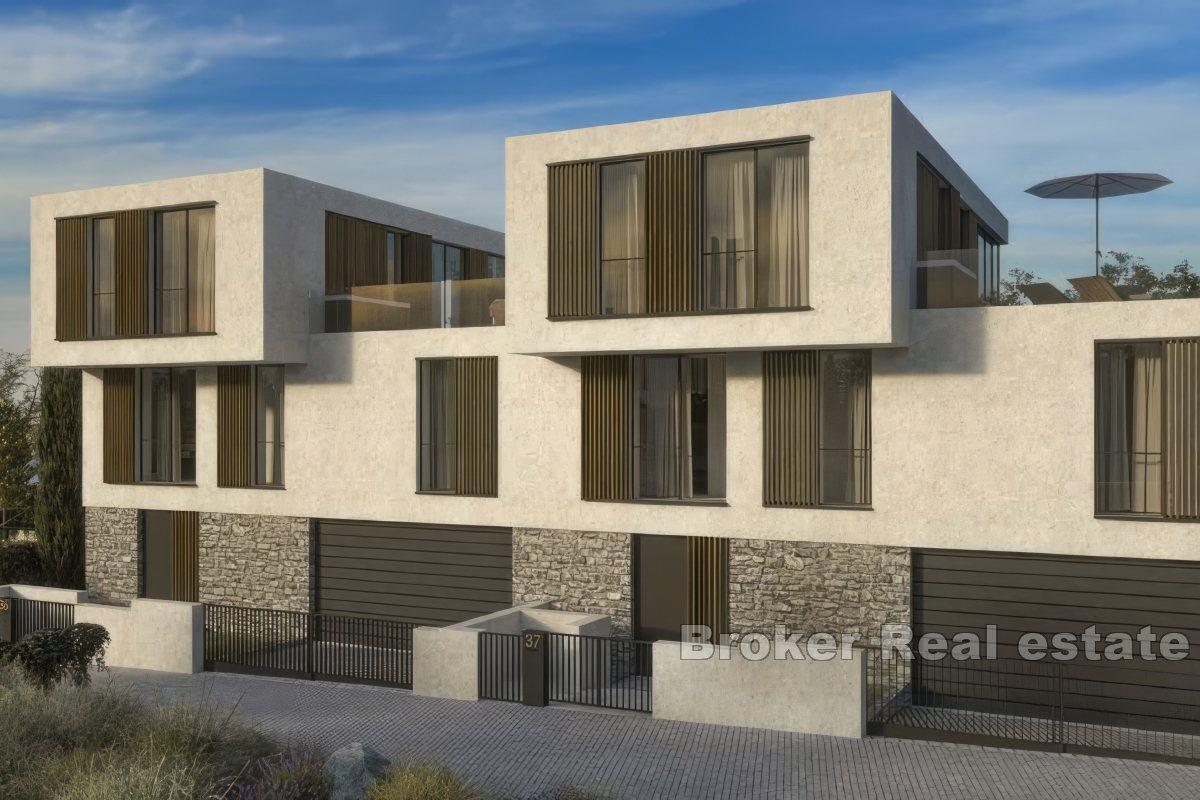 Moderní dvojvila uvnitř resortu