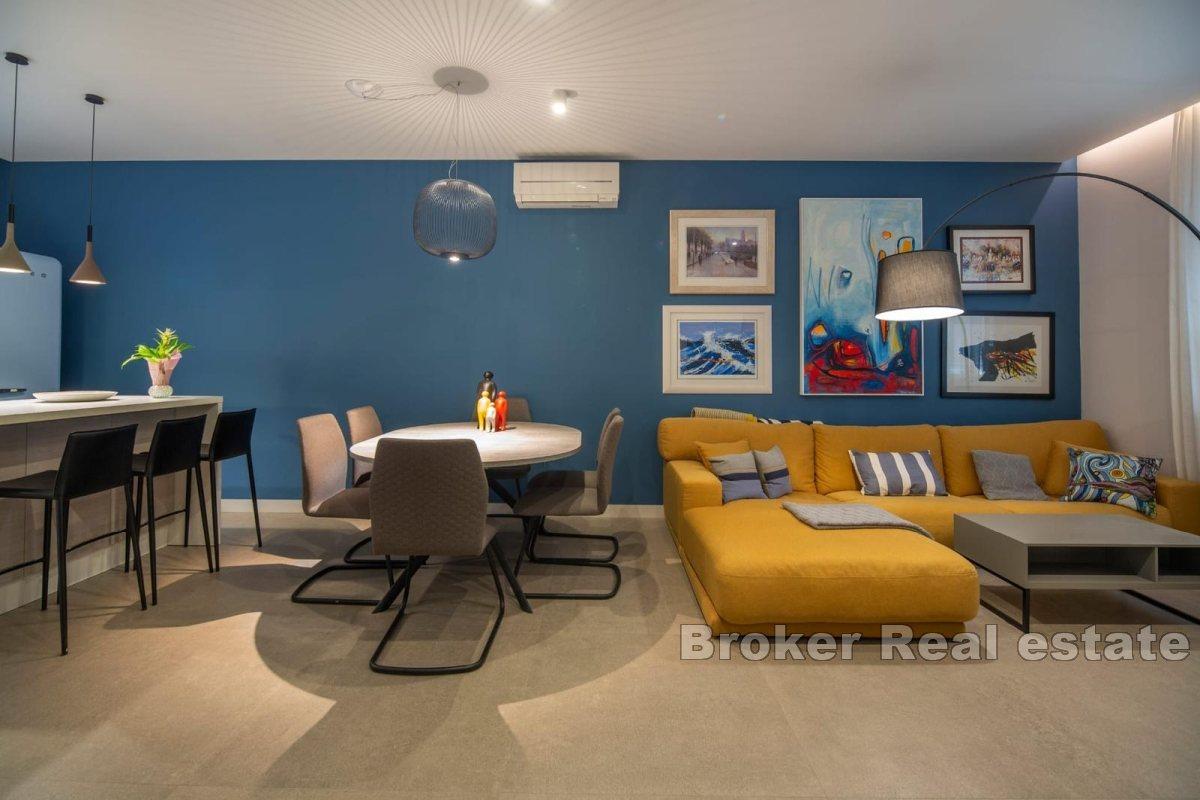 Designersko umeblowany apartament w wewnętrznej części centrum miasta