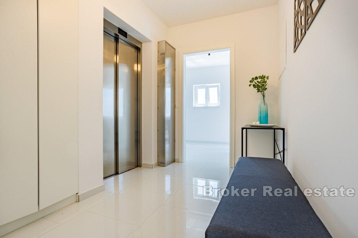 Modern villa near the sea