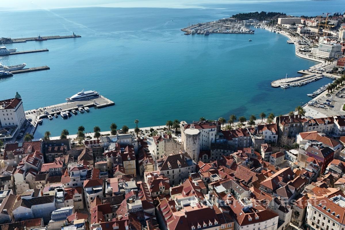 Unik kommersiell lokal i hjärtat av staden