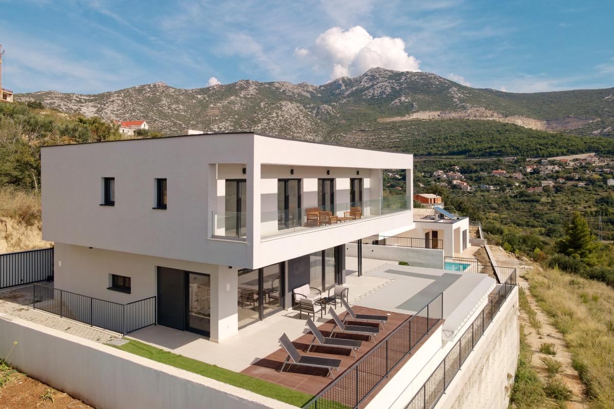 001-2046-70-Split-area-Luxury-villa-with-panoramic-sea-view-sale