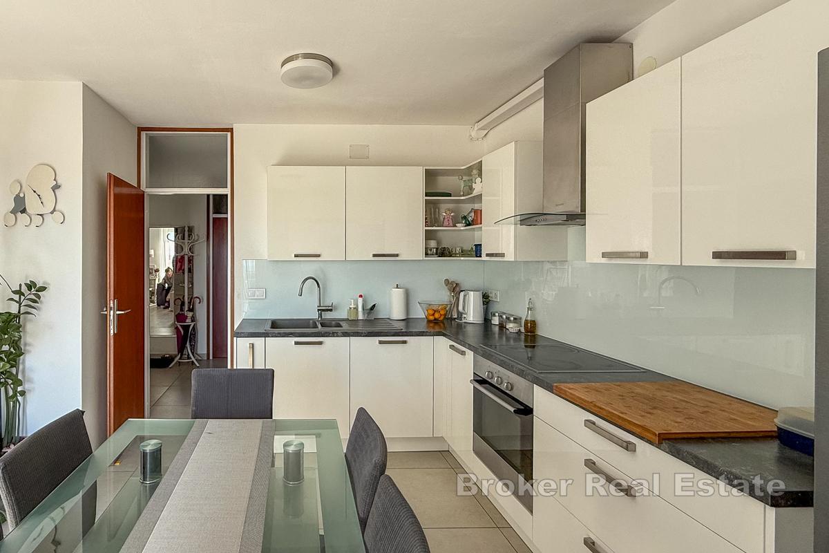 Wunderschöne Wohnung mit Blick auf Meer und Stadt