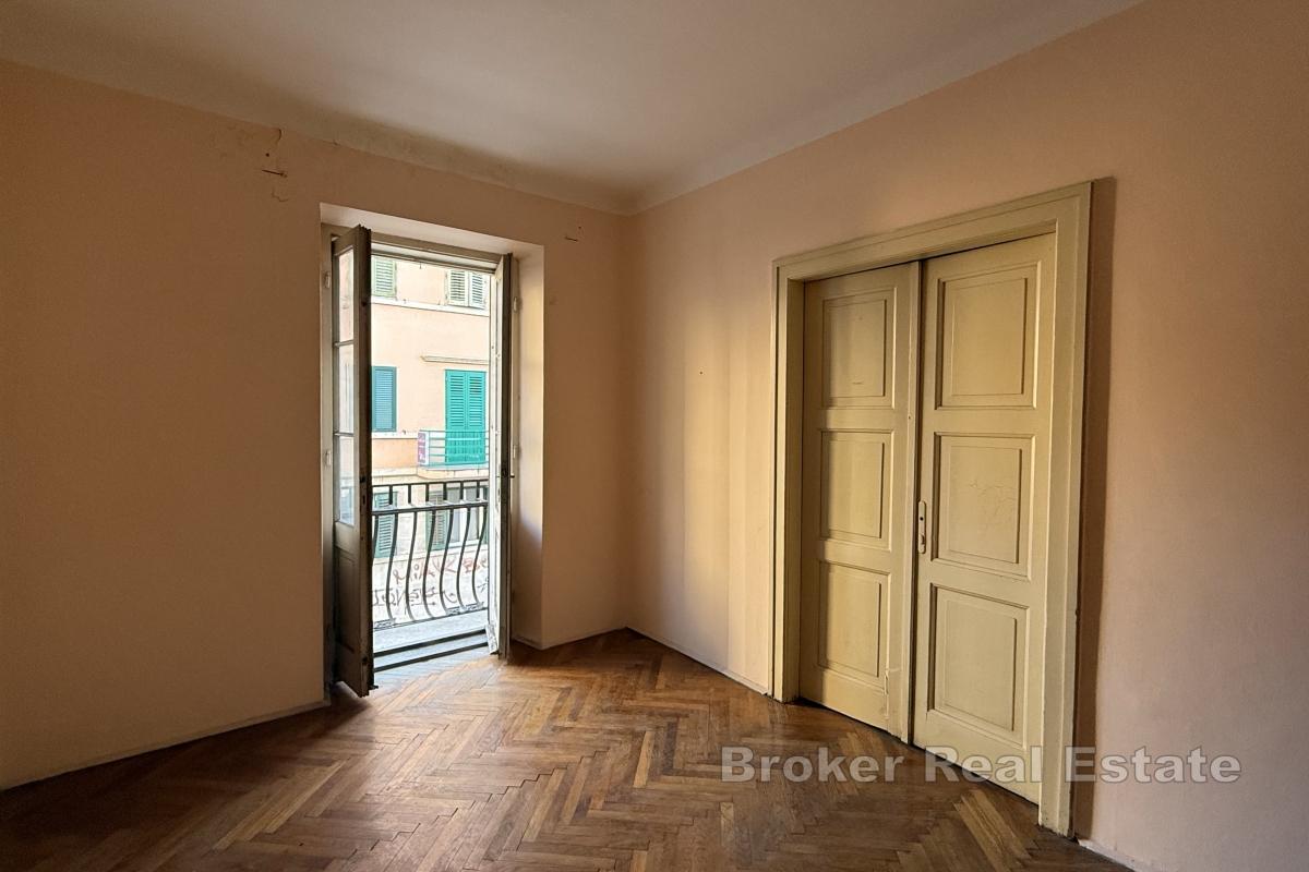 Romslig leilighet nær sentrum