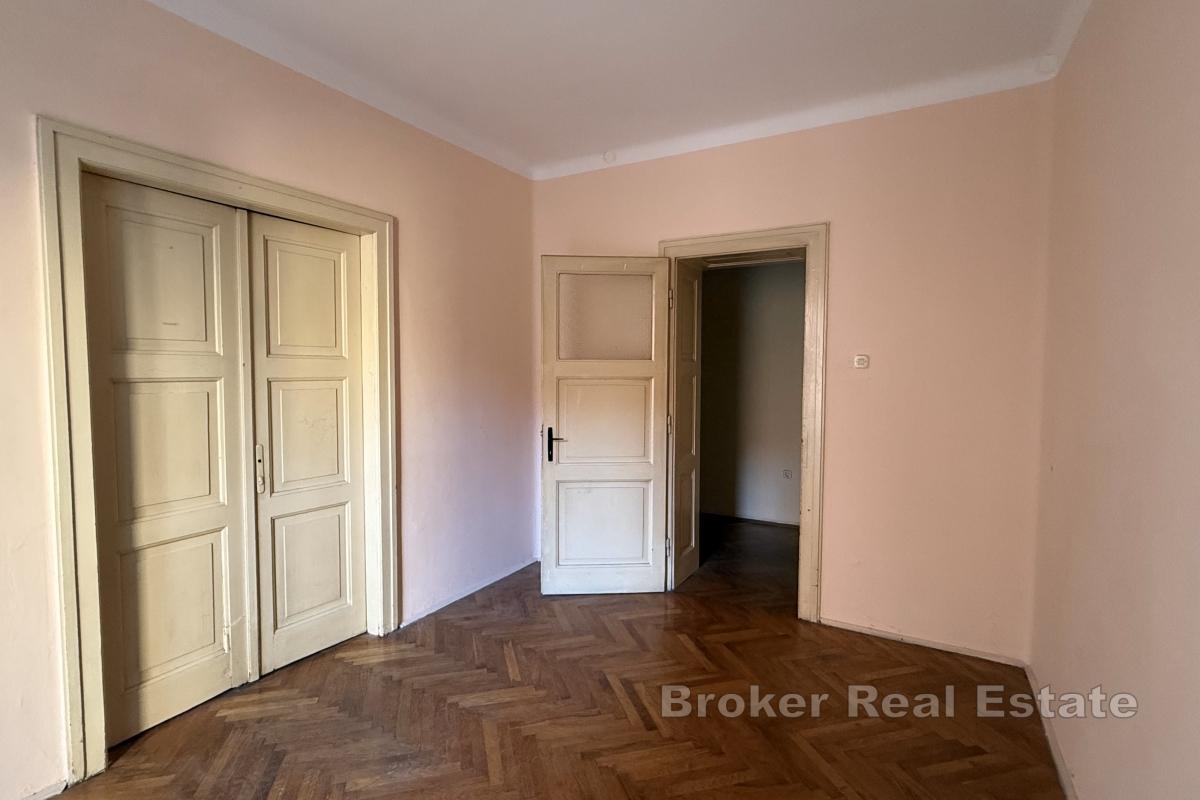 Romslig leilighet nær sentrum