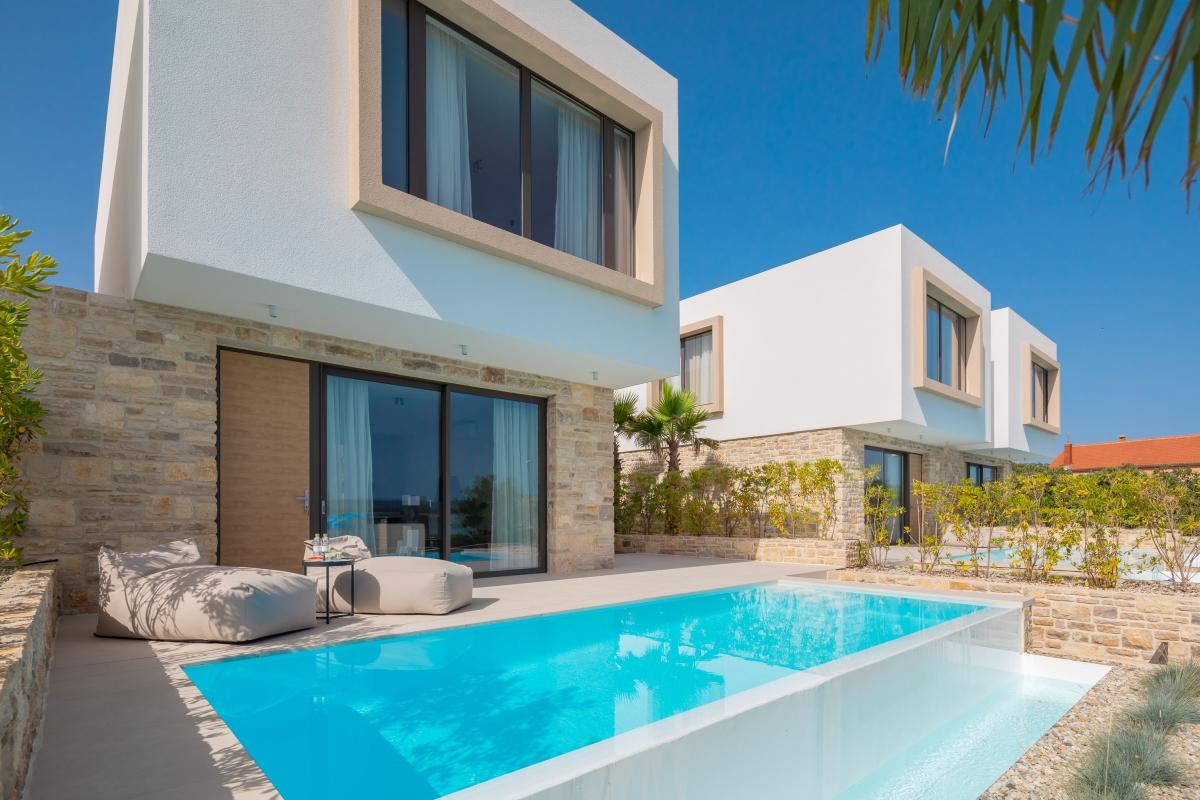 001-2046-74-Pasman-Modern-villa-in-the-first-row-to-the-sea-for-sale
