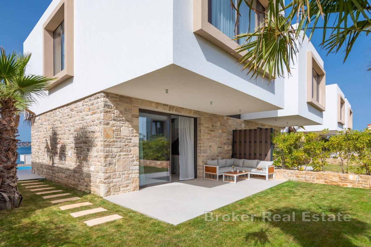 Nowoczesna willa w pierwszym rzędzie do morza