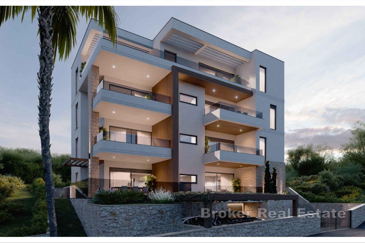 Vacker lägenhet i en ny byggnad med havsutsikt