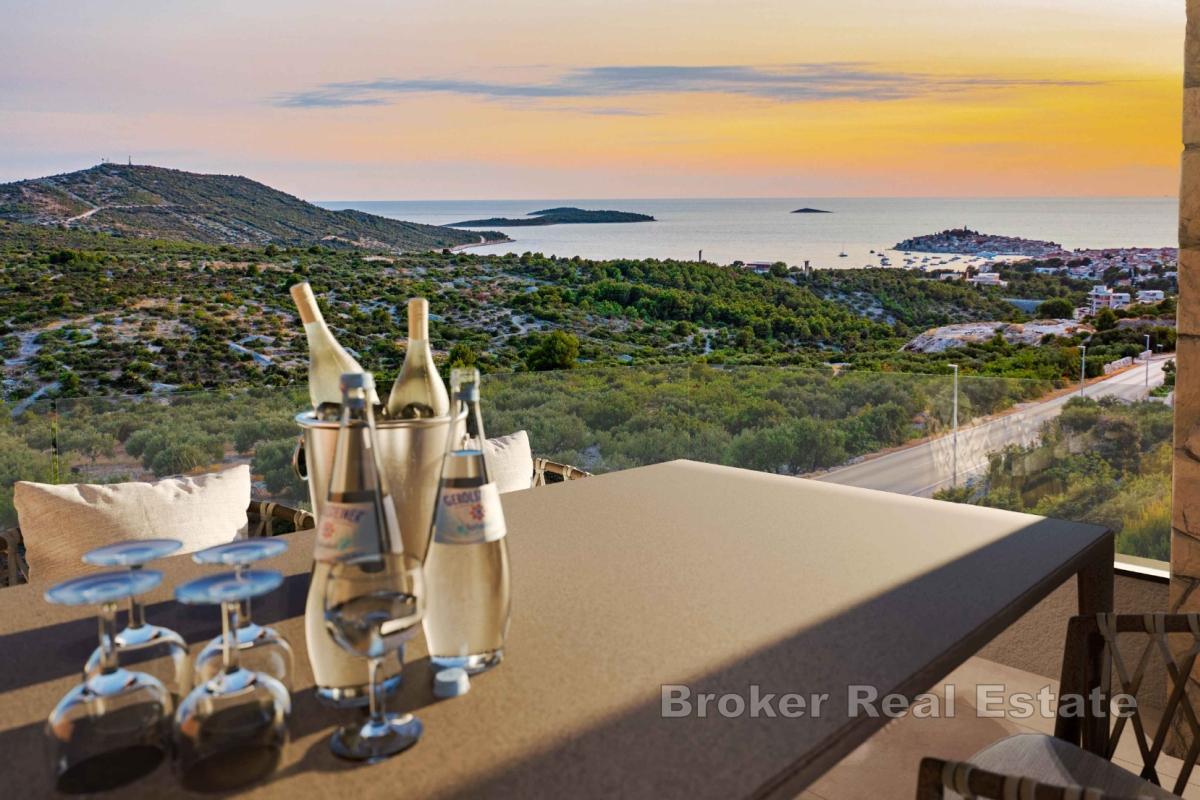 Luksuzni penthouse s panoramskim pogledom na more unutar novogradnje