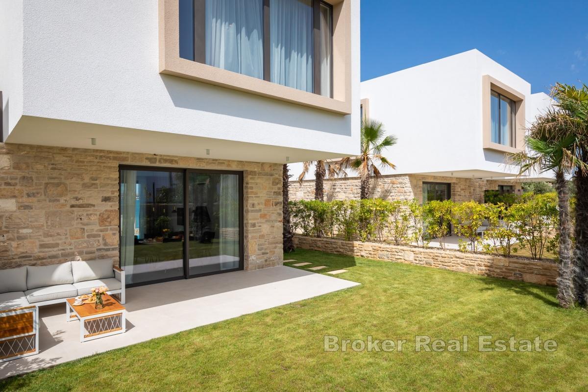 Piękna willa w pierwszym rzędzie do morza