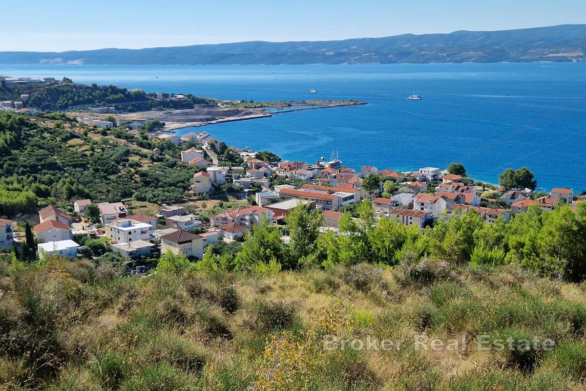 Baugrundstück mit Blick auf Meer und Inseln