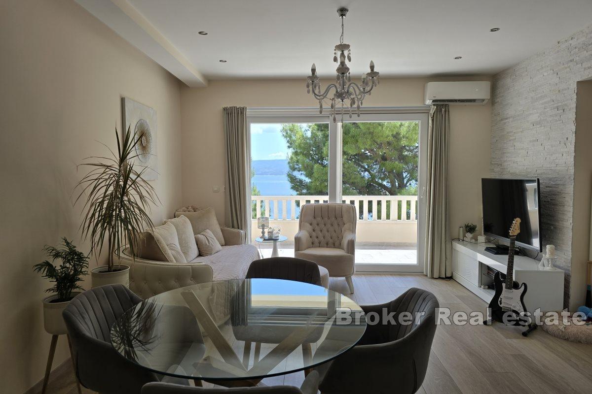 Apartmentvilla in erster Reihe zum Meer mit Pool