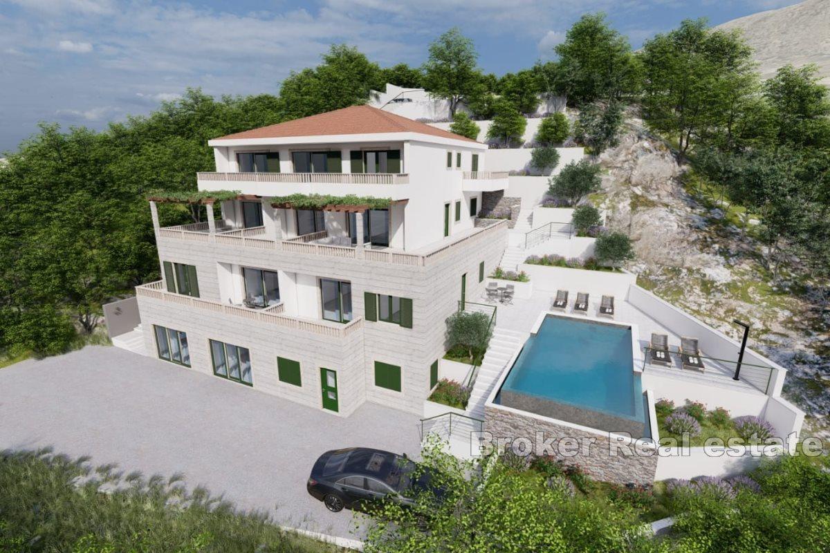 Lägenhetsvilla första raden till havet med pool