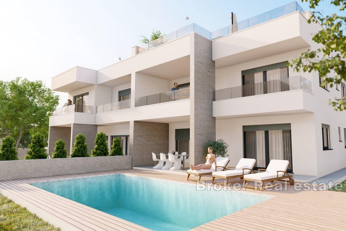 Luxury apartment with swimming pool