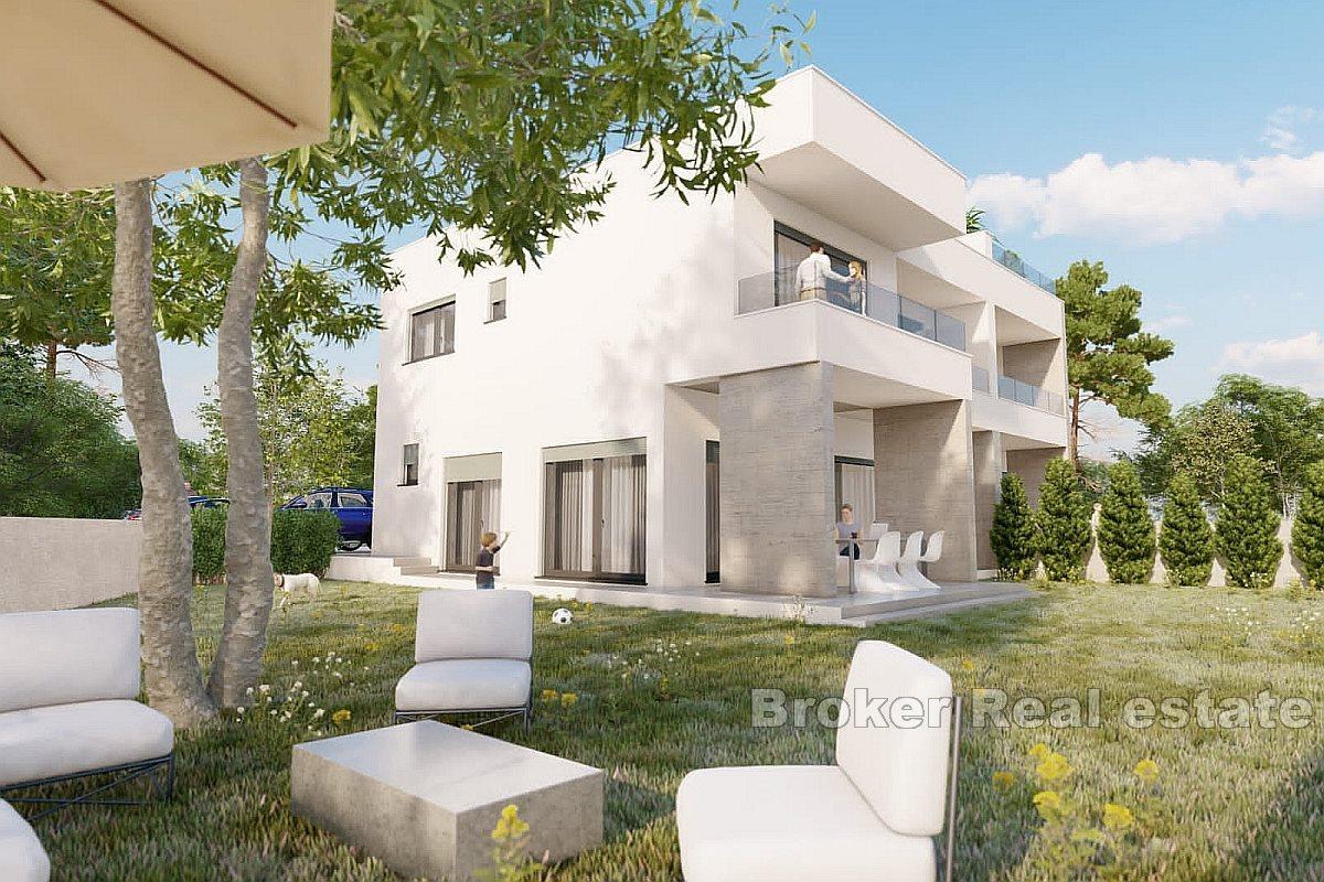 Luxury apartment with swimming pool