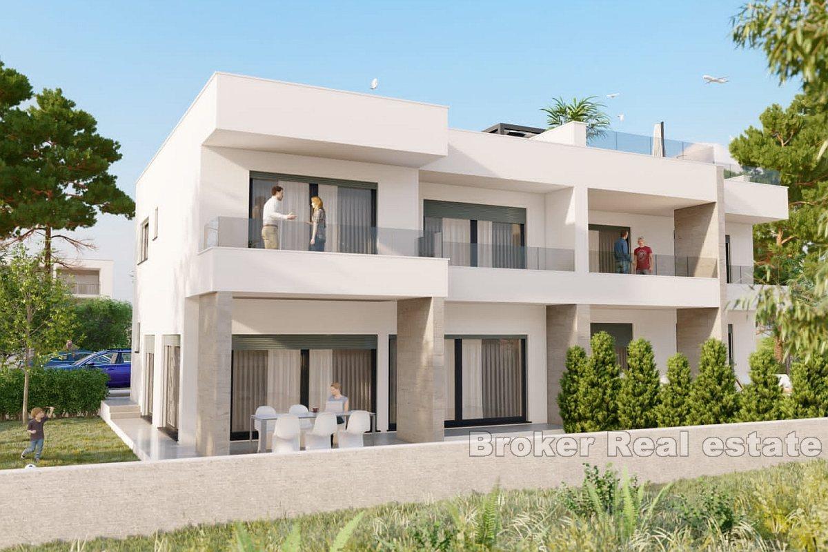 Treromsleilighet med hage