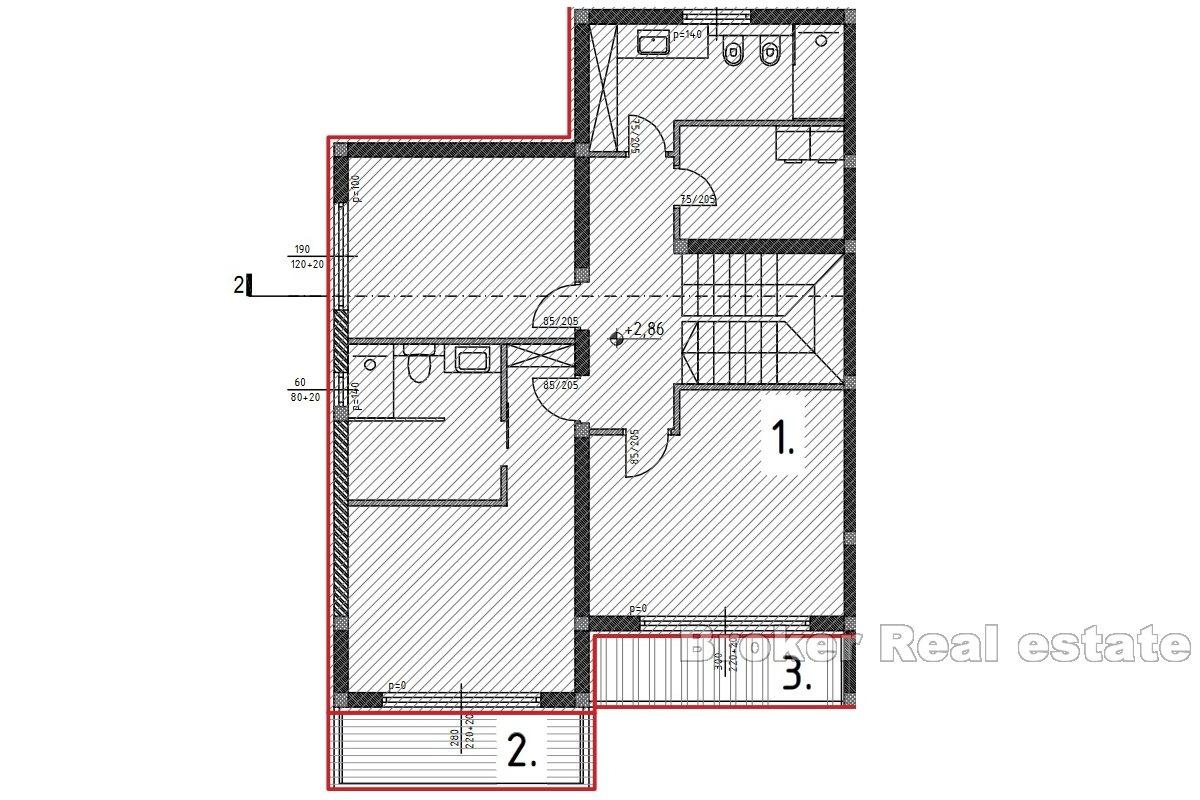 Three bedroom apartment with a yard