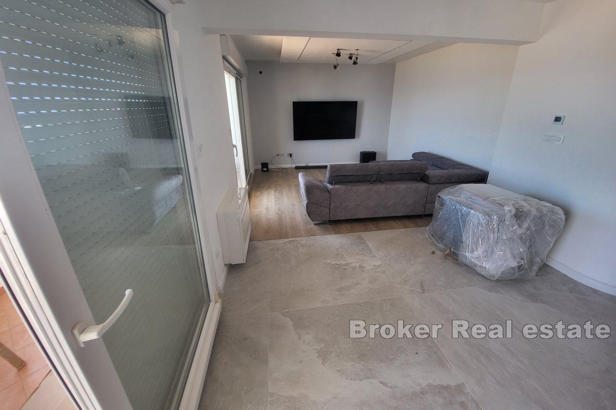 Красивая квартира с видом на море