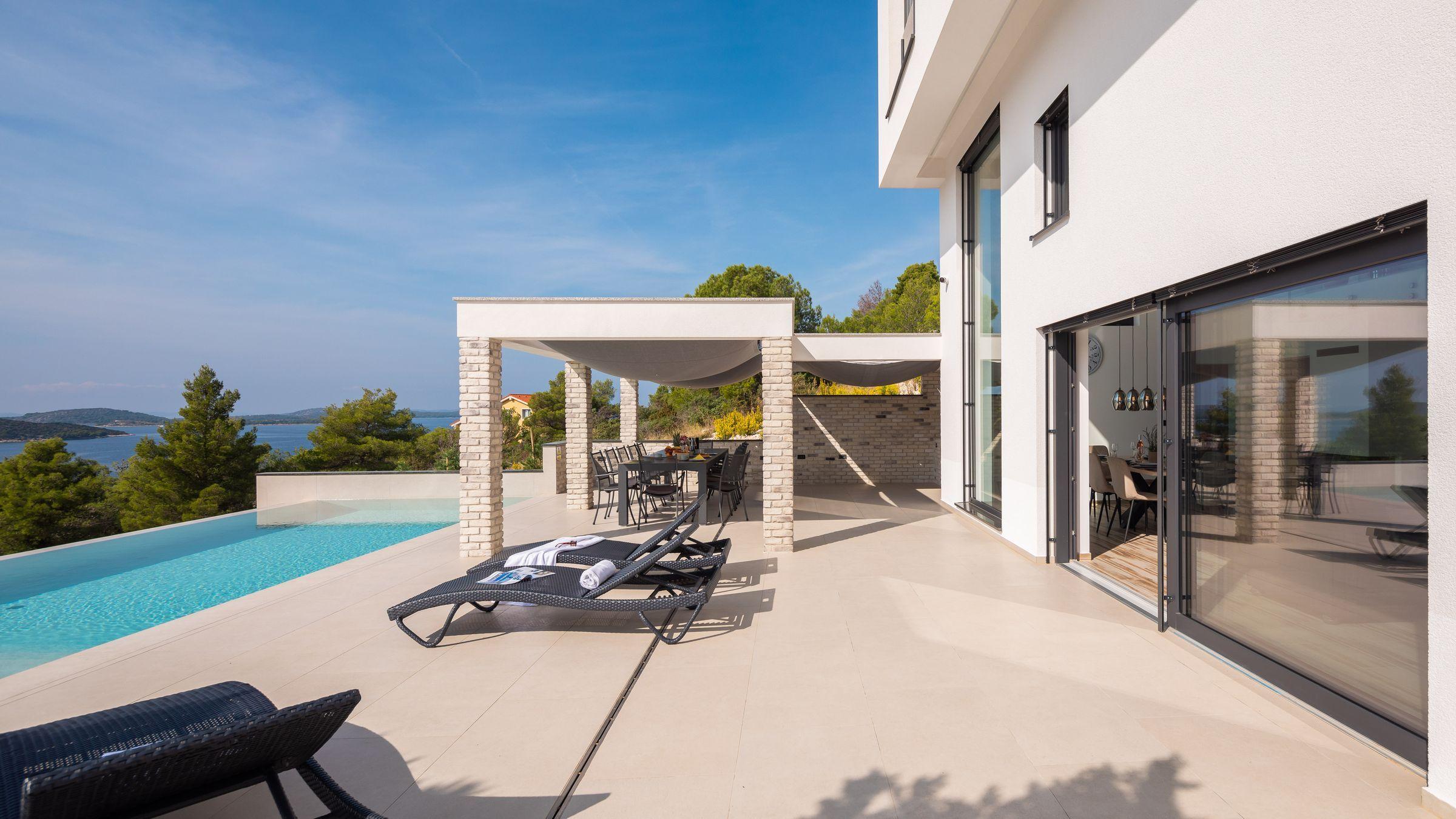 01-2047-07-Sibenik-Villa-with-pool-and-a-sea-view-for-sale