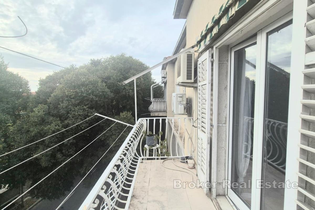 Tvårumslägenhet med tillgänglig parkering för hyresgäster