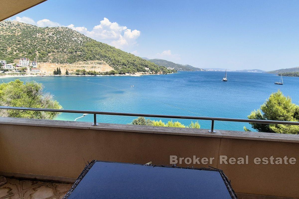 001-2047-11-Marina-Apartment-in-the-first-row-to-the-sea-for-sale