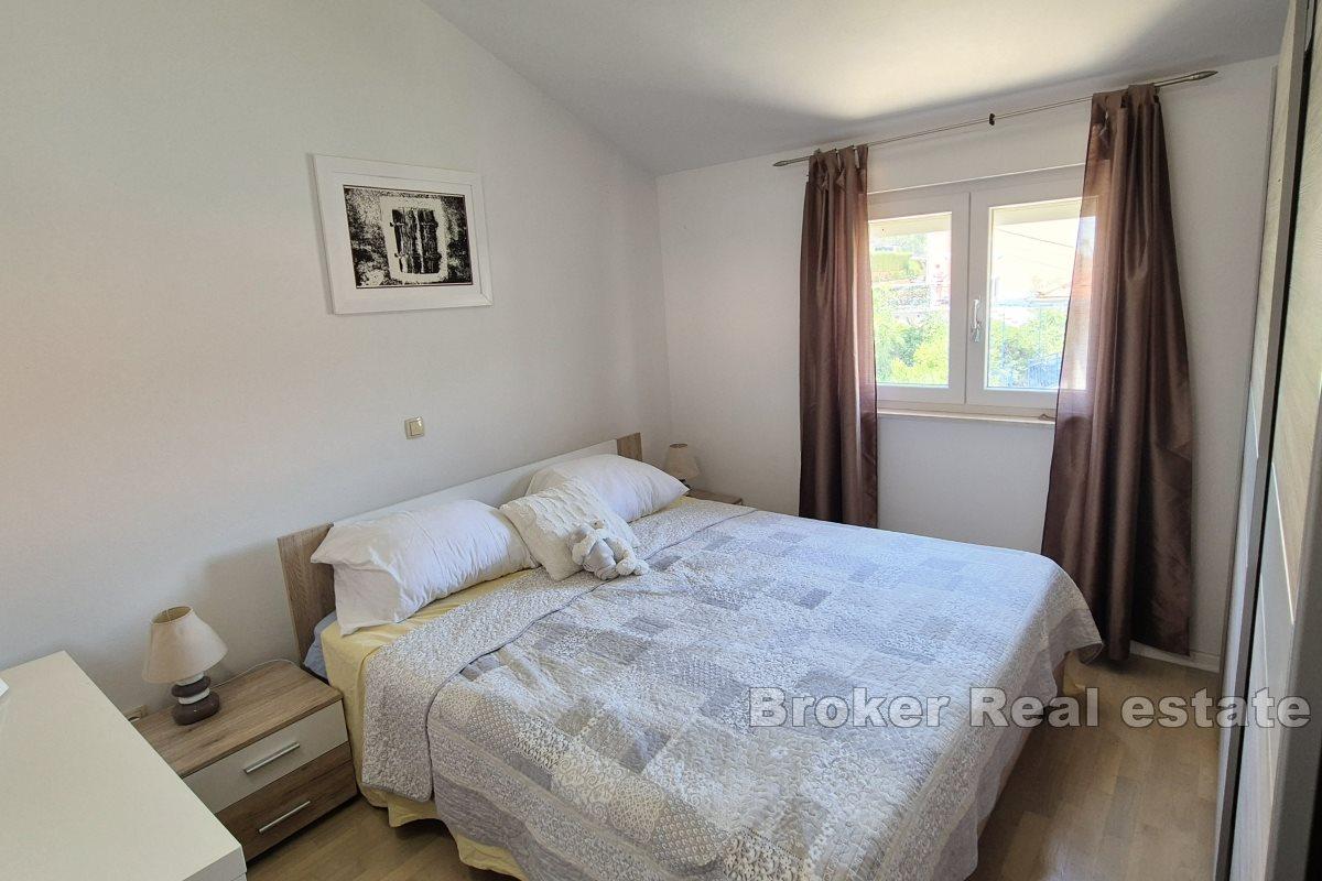 Mieszkanie nad brzegiem morza