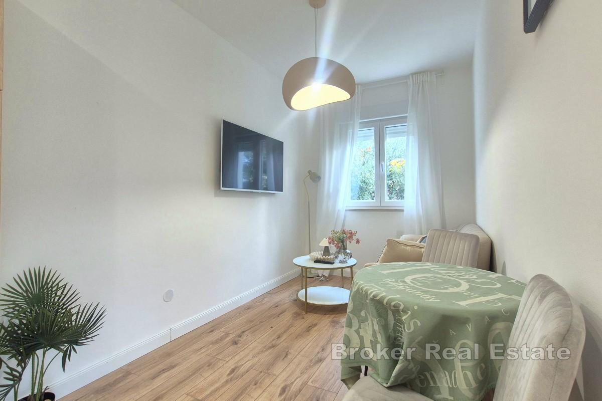 Toromsleilighet med hage