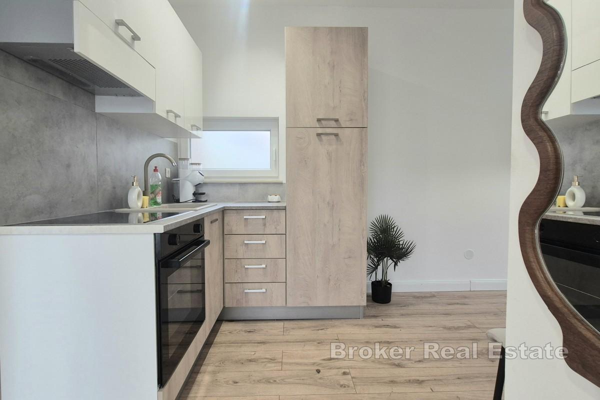 Toromsleilighet med hage