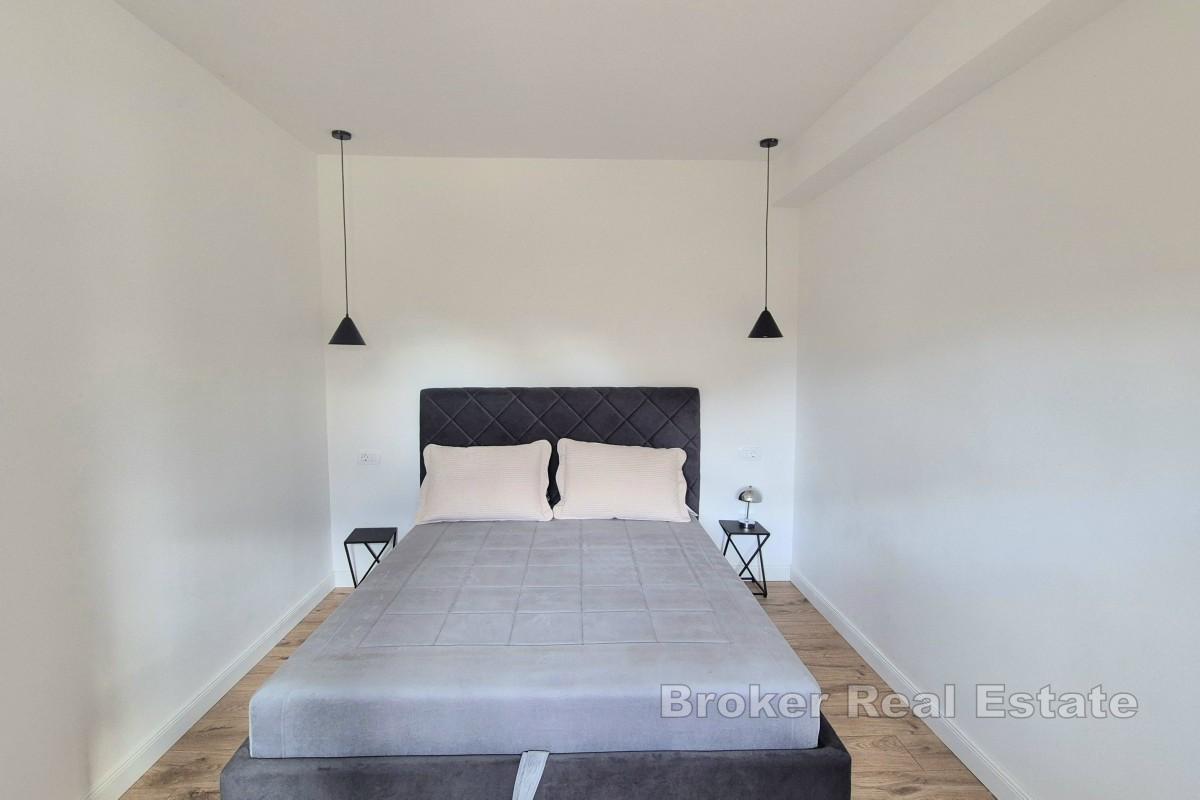 Toromsleilighet med hage