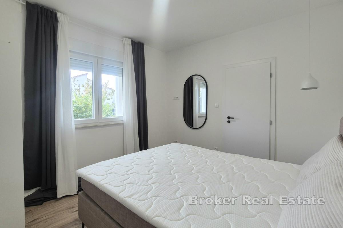 Toromsleilighet med hage