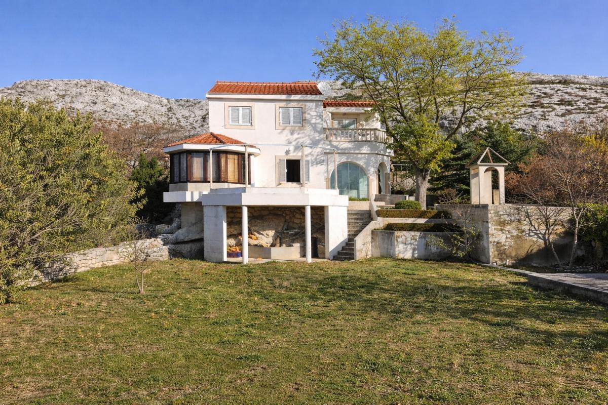 001-2047-118-Split-area-House-with-a-sea-view-for-sale