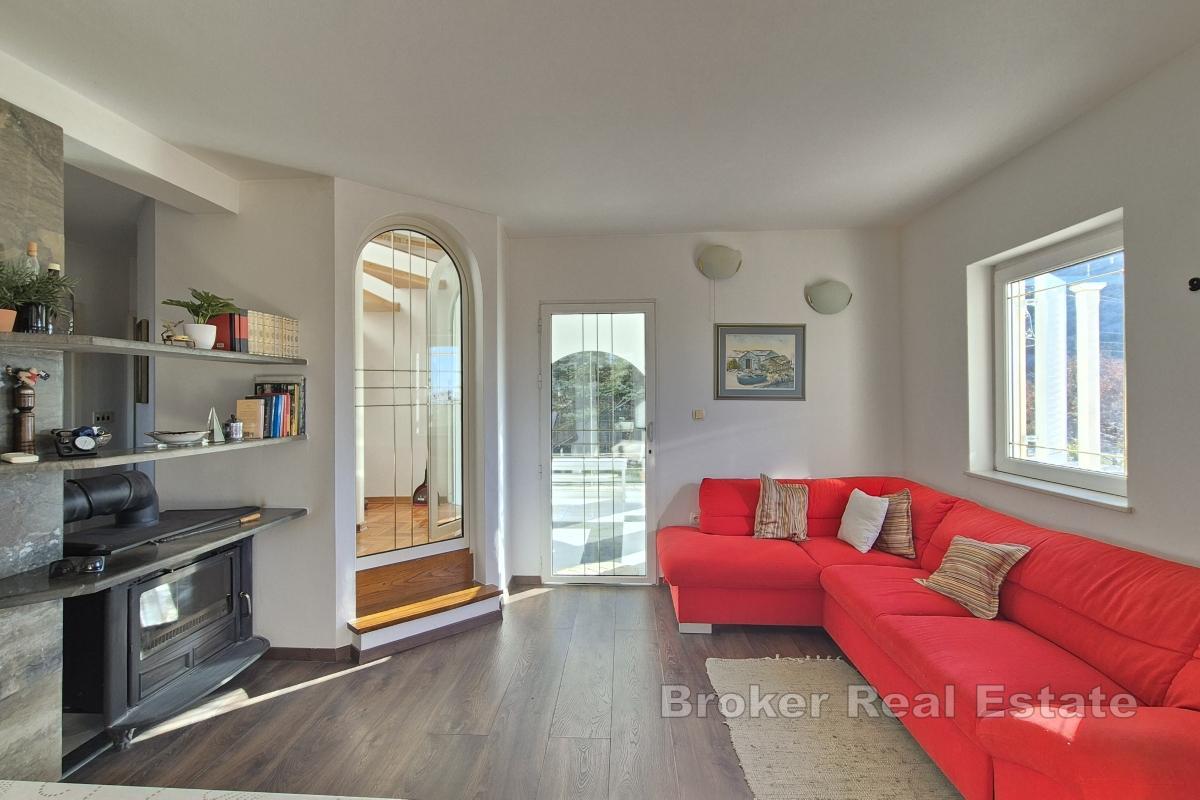 Casa con vista mare e giardino