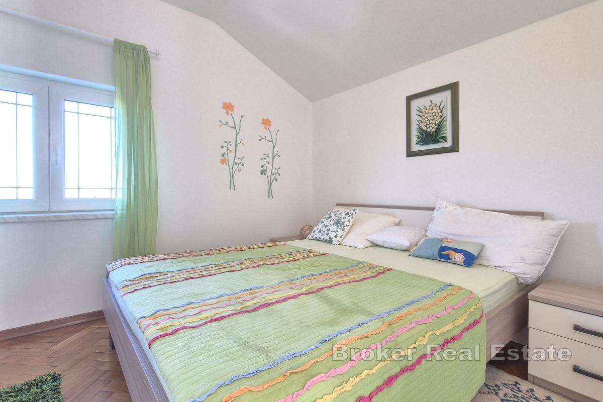 Casa con vista mare e giardino