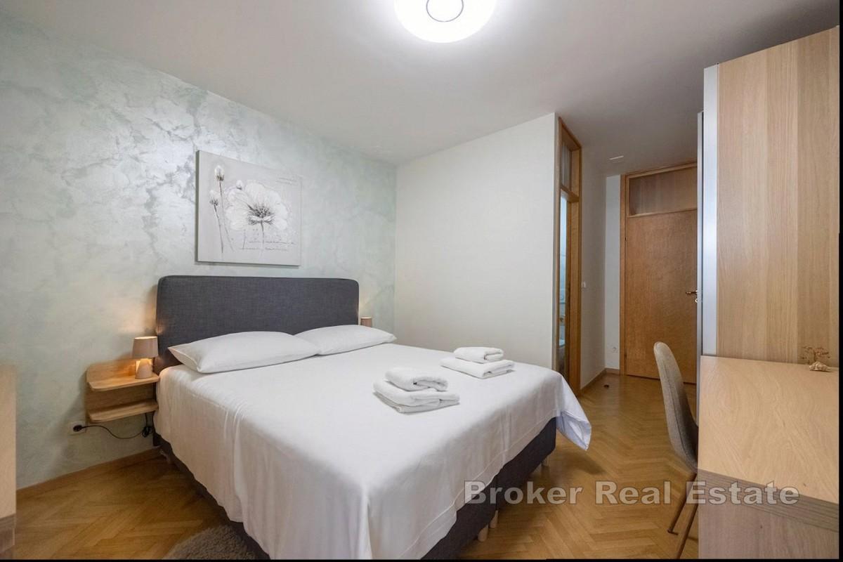 Меблированная трехкомнатная квартира в привлекательном месте