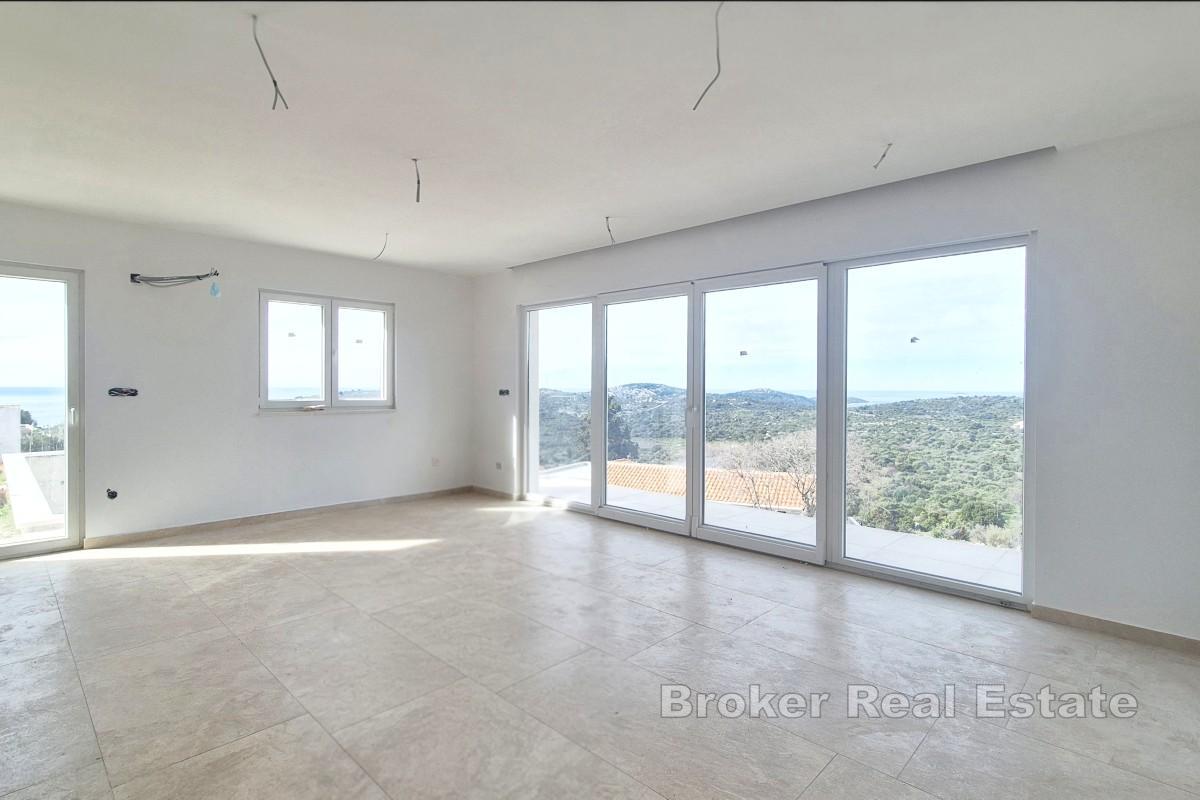 Casa indipendente con piscina e vista mare